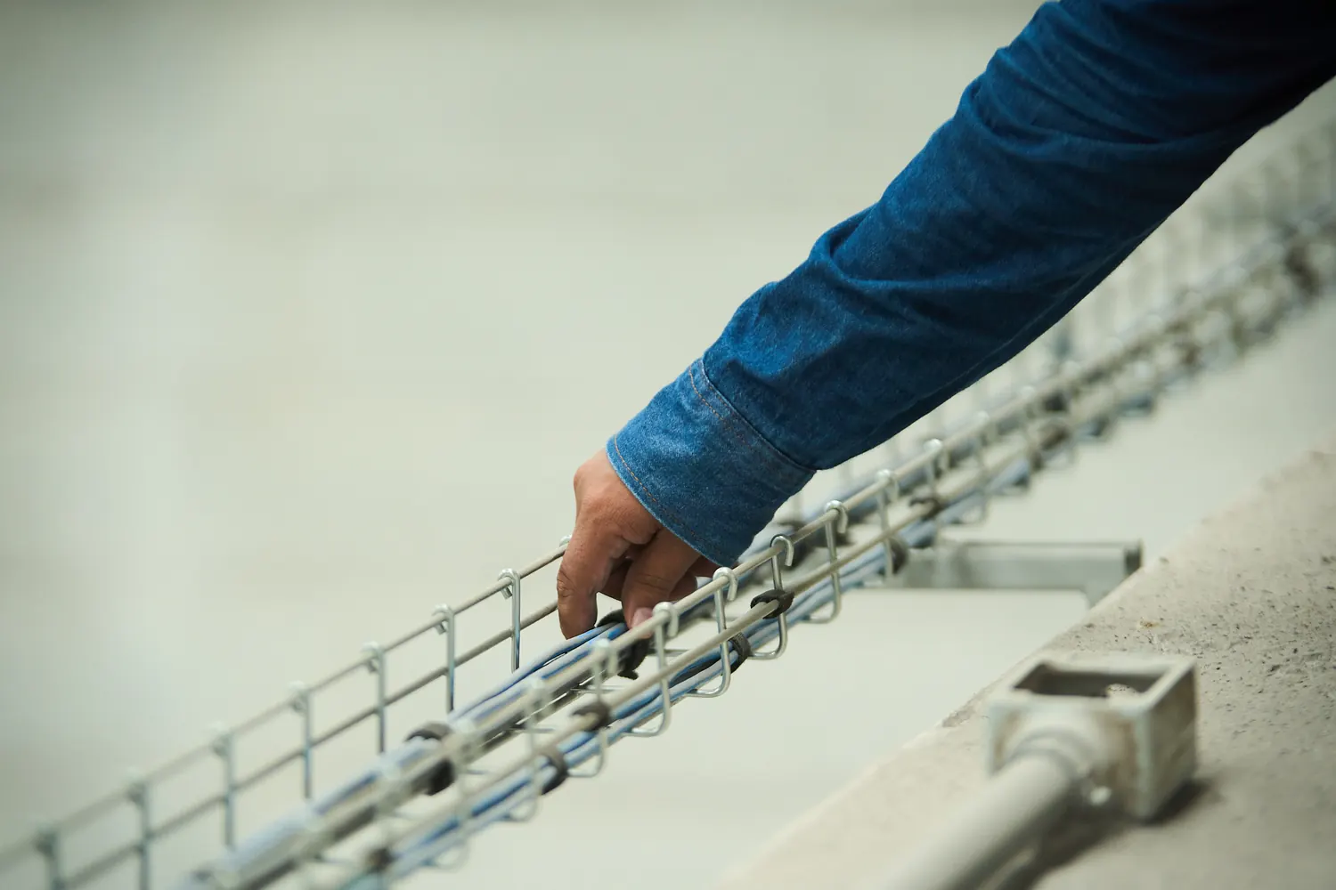 Revisión de cableado estructurado y charola técnica